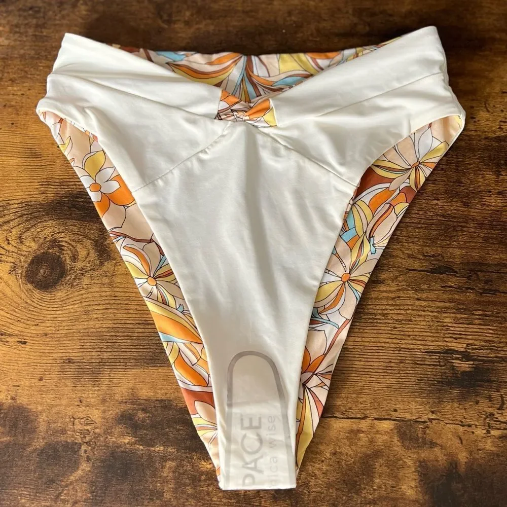 l*space Nancy Lee Printed Bitsy Bikini Bottom in Sunshine Floral. Size Small-New